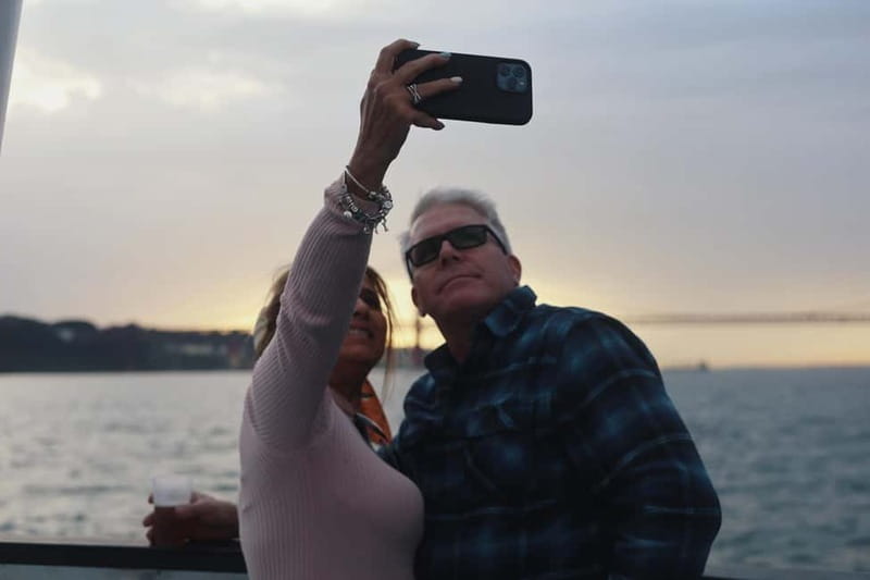 Lisbon: Sunset Boat Tour with Music and Drinks - Sunset, music, and the choice between dancing and quiet