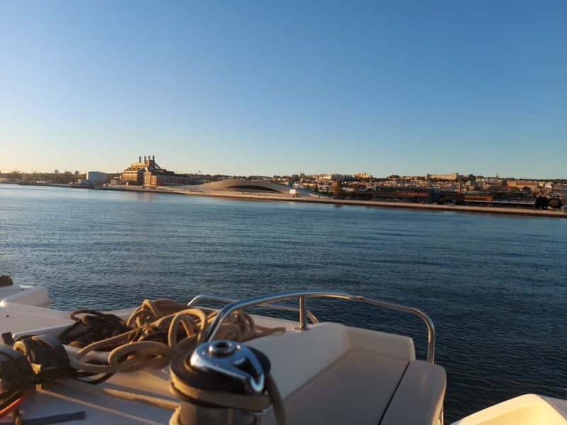 Lisbon: Sunset Catamaran Cruise with Drinks - Key points to know before booking