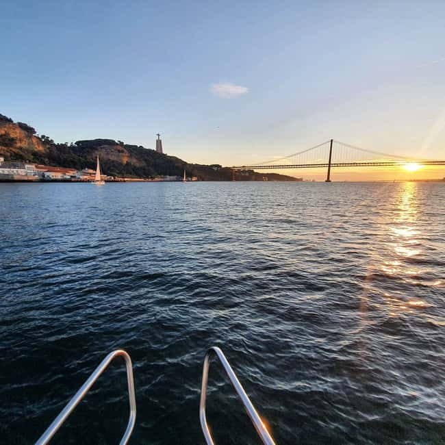 Lisbon: Sunset Catamaran Cruise with Drinks - MAAT, the Electricity Museum, and the waterfront museums