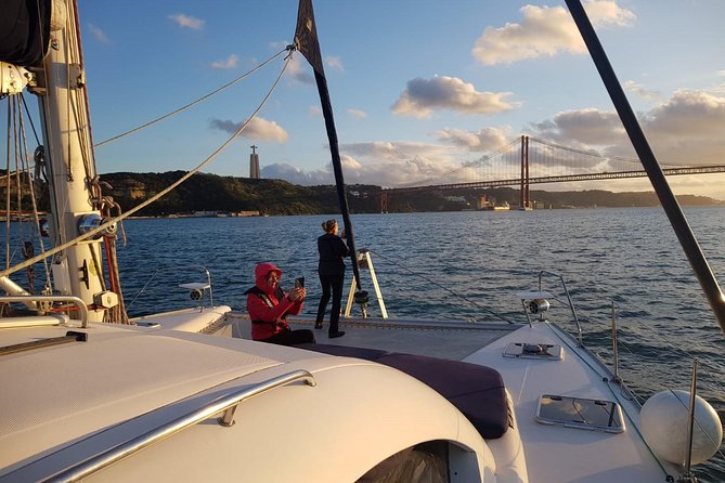 Lisbon: Sunset Cruise With Drinks on Spacious Yacht - Praça do Comércio and the eastern waterfront