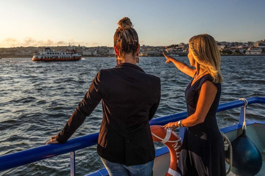 Lisbon: Sunset Cruise with Live DJ and Drinks - Quick points before you book