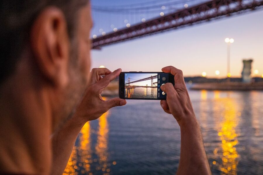 Lisbon: Sunset Cruise with Live DJ and Drinks - From Ribeira das Naus to the open river