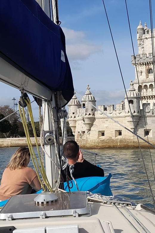 Lisbon: "Sunset" & "Day Tours" by boat, with drink and music - Meeting the boat beside the Padrão dos Descobrimentos
