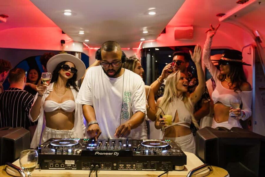 Lisbon: Sunset/Night Boat Party with Open Bar, Snacks & DJ - Across to Trafaria and Christ the King