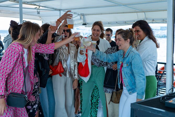 Lisbon: Sunset on board with music & drinks - Music, dancing, and the right place to sit
