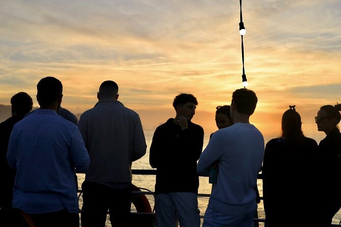 Lisbon: Sunset on board with music & drinks - Who will get the most from this cruise