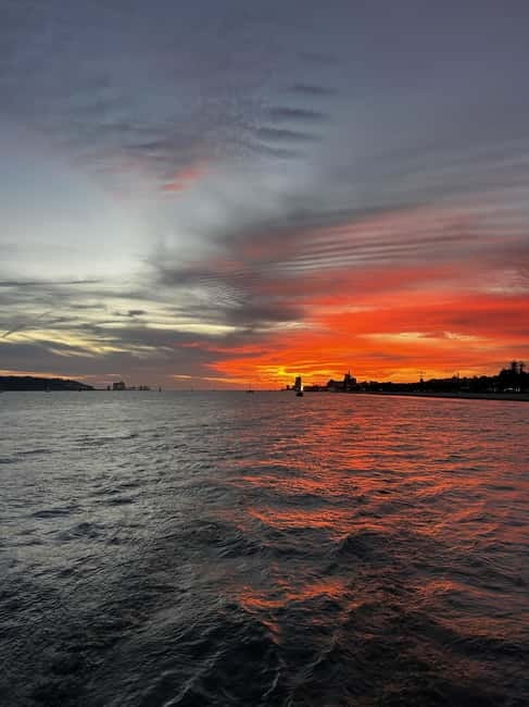 Lisbon: Sunset Sailing Boat Tour with Drinks - Belém Tower and the Monument to the Discoveries