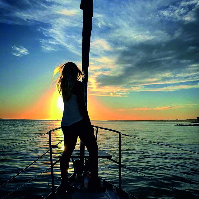 Lisbon: Sunset Sailing Cruise with Wine - The first stretch of the sunset sail