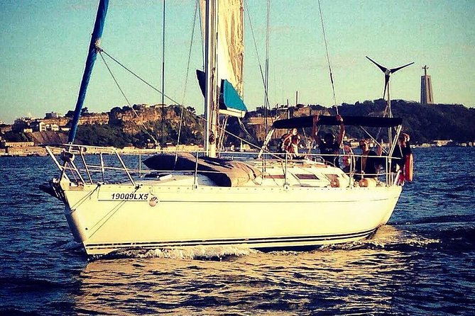 Lisbon Sunset Sailing Tour with White or Rosé Wine and Snacks - Why the Tagus is Lisbon’s best evening viewpoint
