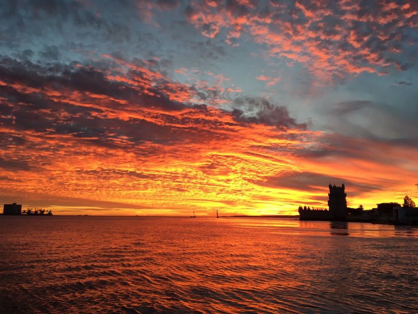Lisbon: Sunset Sailing with Portuguese Wine and History - What the $49 price really buys you