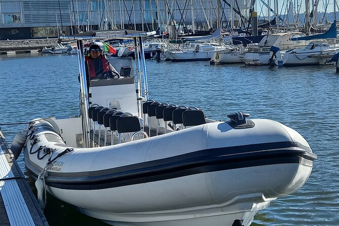 Lisbon: Sunset SpeedBoat Tour - The sunset pause and Moscatel