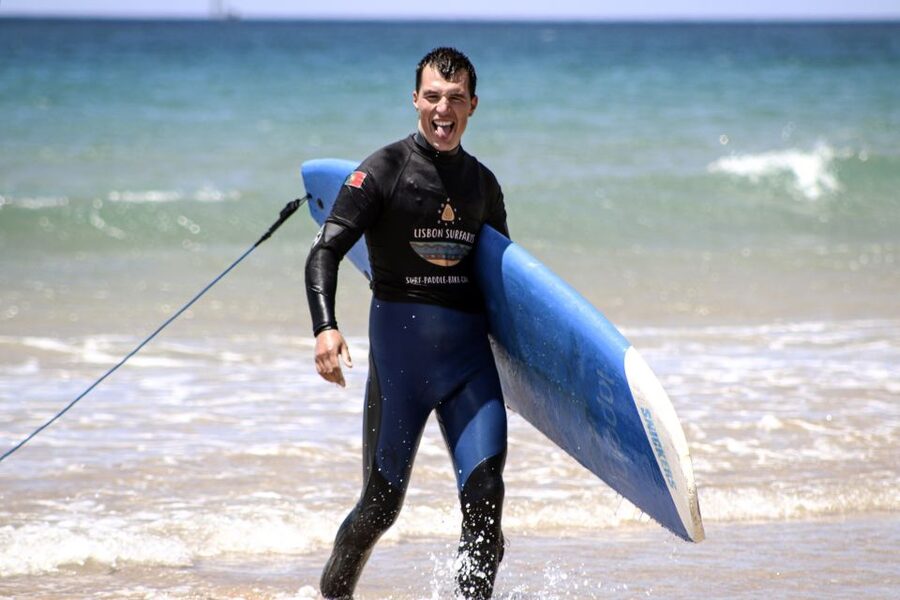 Lisbon: Surf Lesson - Who should book this lesson?