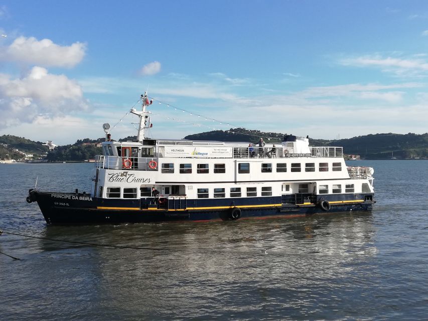 Lisbon: Tagus River Boat Tour with One Drink Included - Commerce Square and the first wide view
