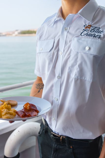 Lisbon: Tagus River Cruise With Brunch - Alfama from the water: Lisbon’s hillside face