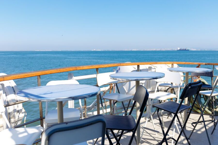 Lisbon: Tagus River Cruise With Brunch - What the onboard atmosphere is really like
