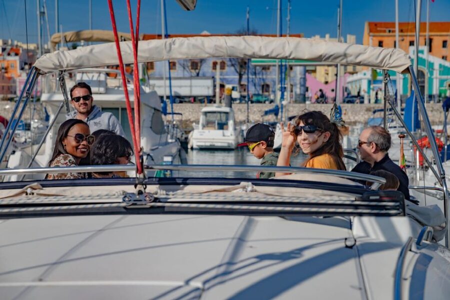Lisbon: Tagus River Sailboat Tour - Meeting the crew at Doca do Espanhol