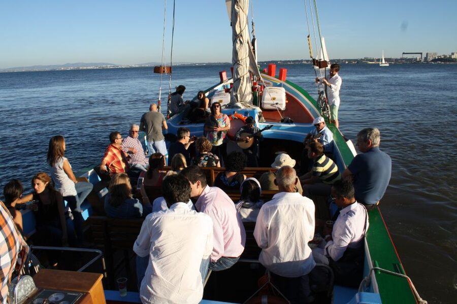 Lisbon: Tagus River Sunset Cruise in a Traditional Vessel - Sunset, music, and wine on the Tagus