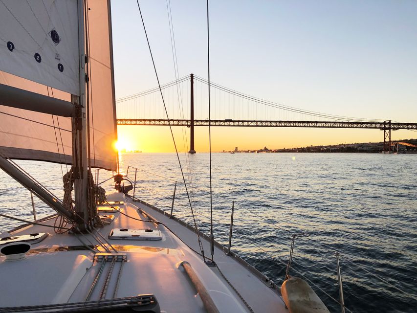 Lisbon: Tagus River Sunset Cruise with Drinks - Belém Tower and the Discoveries monument