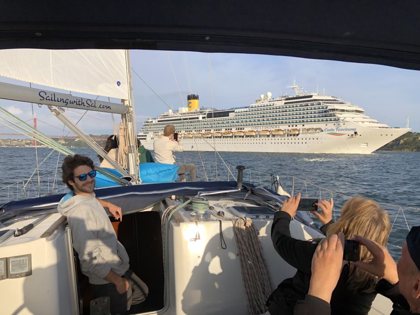 Lisbon: Tagus River Sunset Cruise with Drinks - Meeting the boat at Doca de Alcantara