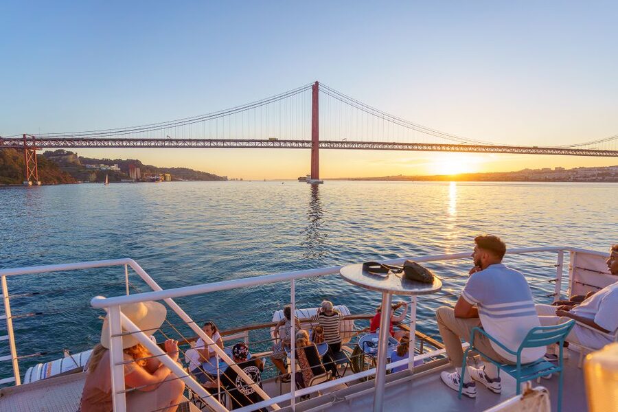 Lisbon: Tagus River Sunset Tour with Snacks and Drink - The snack plate and included drink