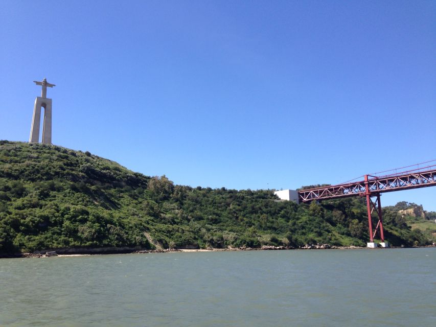 Lisbon: Tagus River Yellow Boat Cruise - Key points to know before boarding