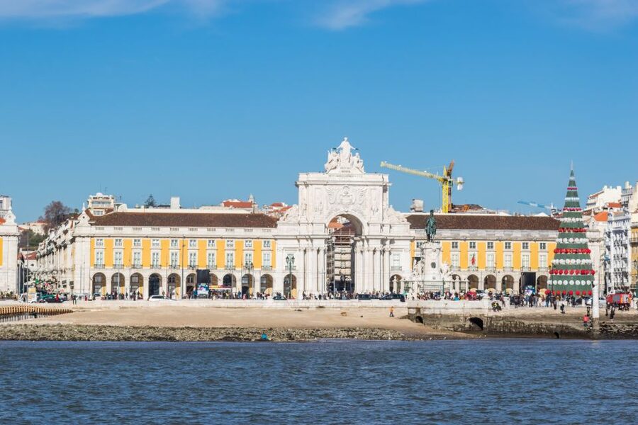 Lisbon: Tagus River Yellow Boat Cruise - What the audio guide adds