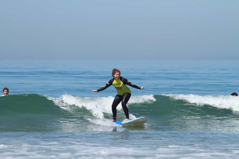 Lisbon: The Surf Instructor - surf lessons with transfer - Key points at a glance