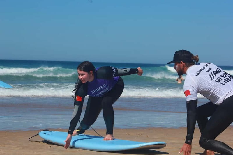 Lisbon: The Surf Instructor - surf lessons with transfer - From Lisbon city center to Praia do Castelo