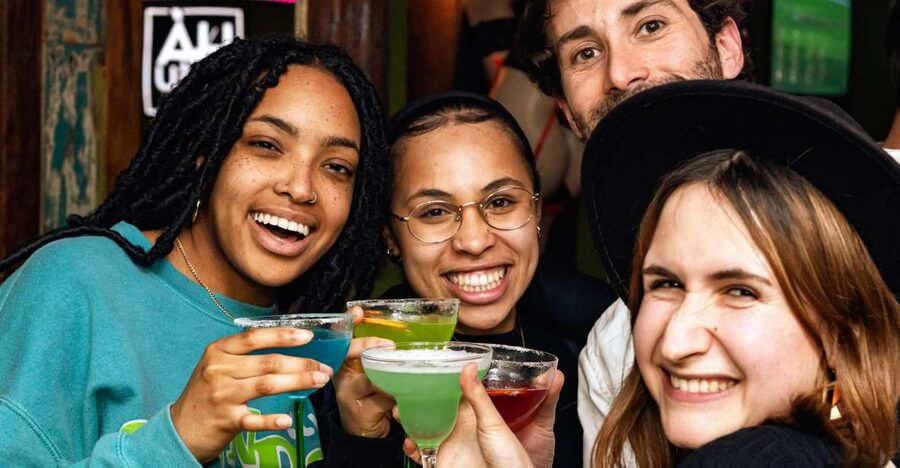 Lisbon: Tipsy Tour Fun Bar Crawl with a Local Guide - Lisbon’s darker side after sunset