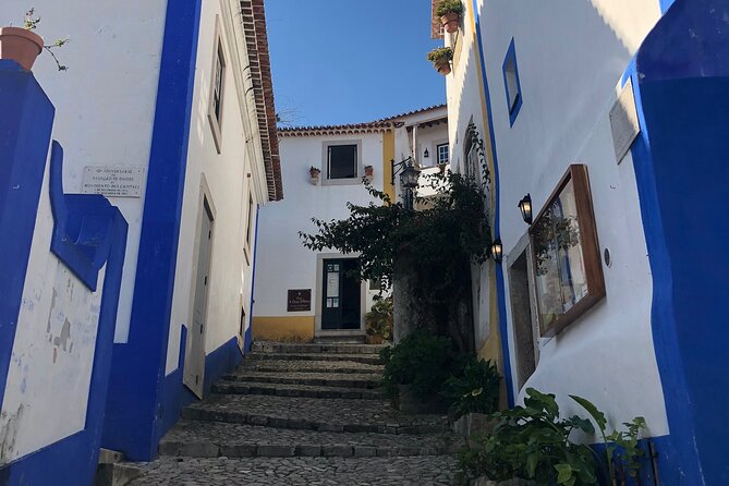 Lisbon to Fatima/Batalha/Nazare & Obidos guided tour 8pax group - Group size, guides, and comfort on the road