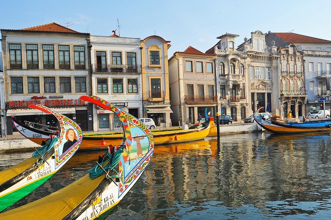 Lisbon to Porto Up To 5 Stops Óbidos Nazaré Fátima Coimbra Aveiro - Nazaré: fishing traditions and the Atlantic view