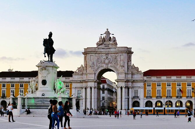 Lisbon to Porto with stop Aveiro-Fátima-Coimbra-Tomar-Nazaré-Óbidos - Coimbra: University Streets and a Taste of Student Portugal