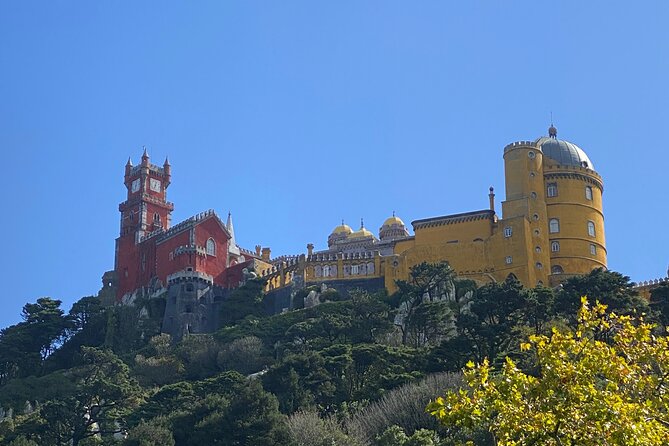 Lisbon to Sintra Pena & Regaleira guided tour in 8pax group - Sintra’s old center and a sensible lunch break
