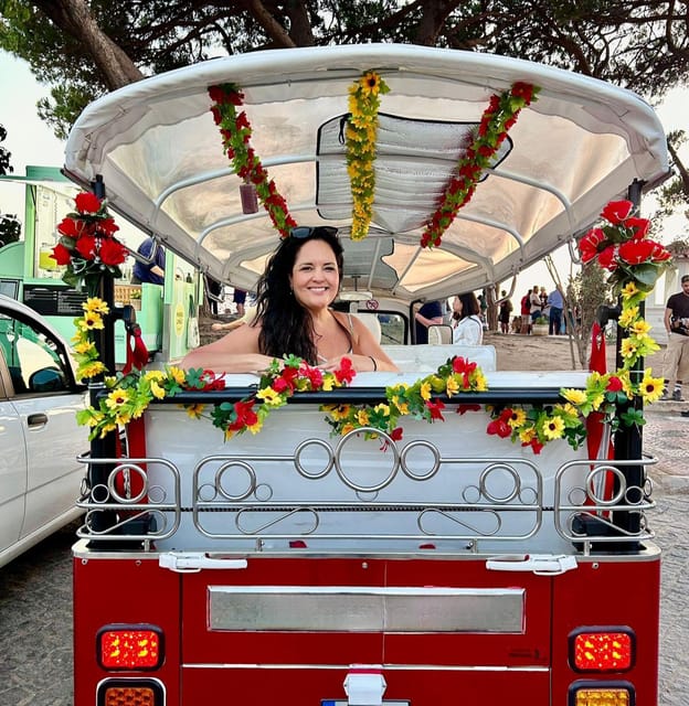 Lisbon Tour With Tuktuk - The guides make the difference