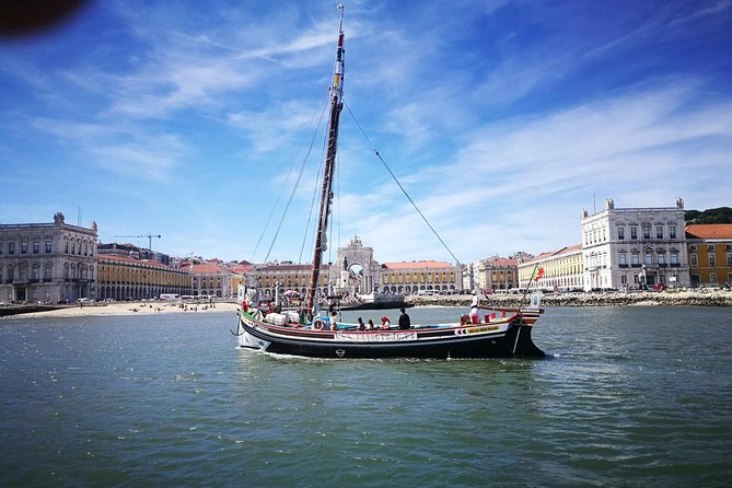 Lisbon Traditional Boats - Guided Sightseeing Cruise - From Praça do Comércio into the Tagus