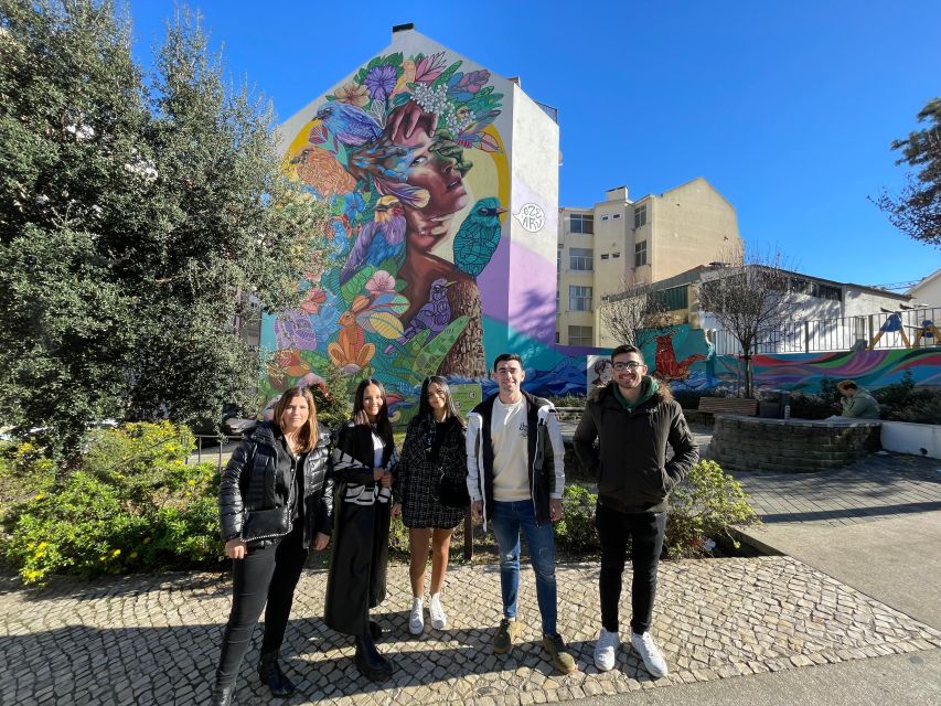 Lisbon: Tuk Tuk with hotel pick up and the best of old city - Key points at a glance