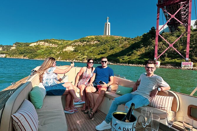 Lisbon – Vinho Verde Wine Premium Boat Experience - Doca de Santo Amaro: where the cruise begins