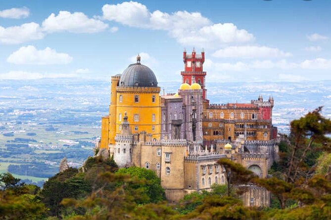 Palace Penna entrance included, Sintra, Cascais, Cabo Roca, private - Starting in Lisbon at 8:00 a.m.