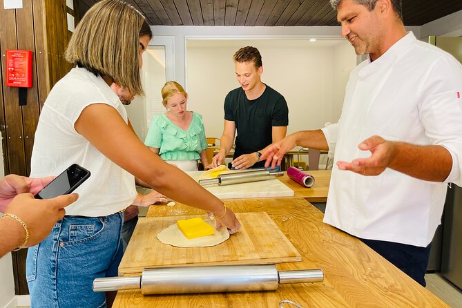 Pasteis de Nata Baking Class from Lisbon - Arriving at R. da Junqueira 200