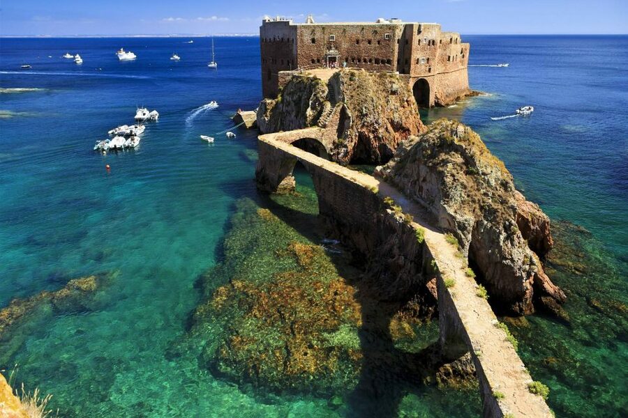 Peniche: Berlengas Island Trip, Hiking and Cave Tour - Walking from the harbor to São João Baptista Fortress