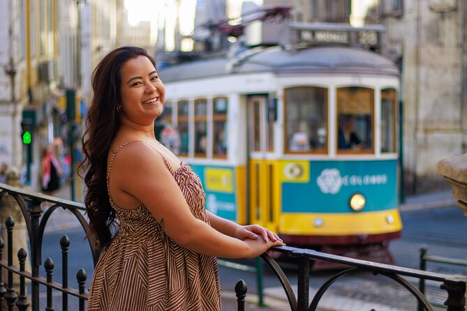 Photoshoot with a Local Professional Photographer in Lisbon - Timing, weather, and practical planning