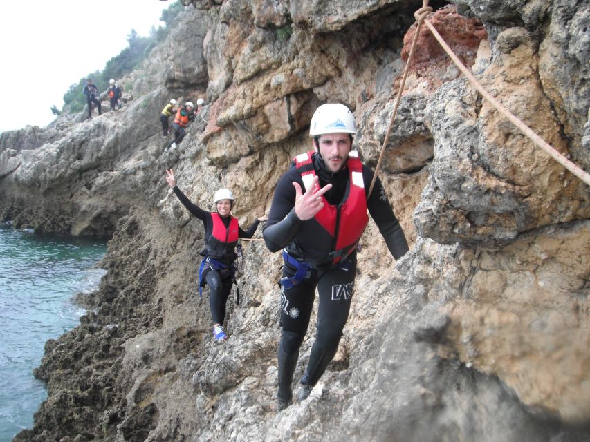 Portinho da Arrábida: Coasteering Boat Tour - Zip-line, swimming, and the optional jumps