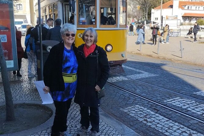 Premium Lisbon Airport Transfer to Lisbon - Vehicle Comfort and Included Extras