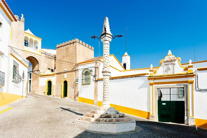 Private Day Tour With Guide to Évora and Monsaraz - A private Alentejo day from Lisbon