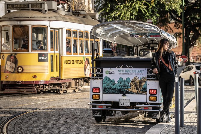 Private Eco Tuk Tuk Tour through the Heart of the City - Lisbon Cathedral and the road into Alfama