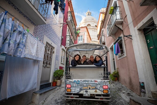 Private Half-Day Eco Tuk Tuk Tour in Lisbon - The food and drink touches