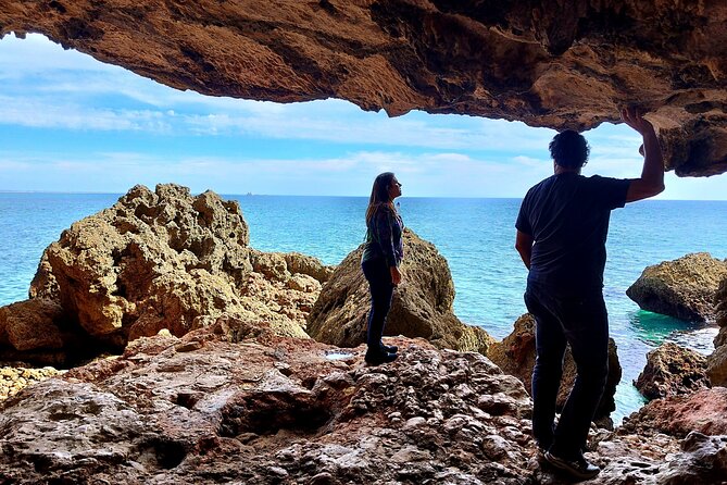 Private Jeep Tour from Lisbon – Arrábida, Sesimbra & Beach Picnic - Sesimbra Castle and the fishing town below
