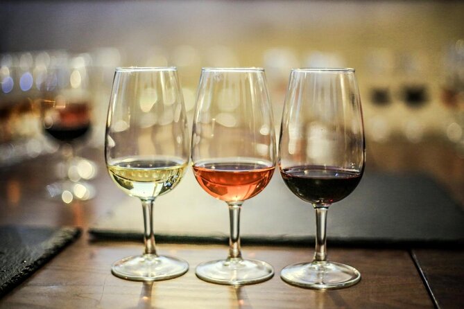 Private Lisbon-Arrábida Wine Tour: 3 Wineries, Coast & Heritage - Key points at a glance