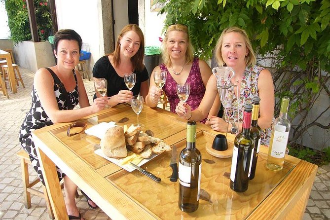 Private Lisbon Arrabida Wine Tour: Food & Wines, Mountain and Sea - Choosing between Bacalhôa and José Maria da Fonseca