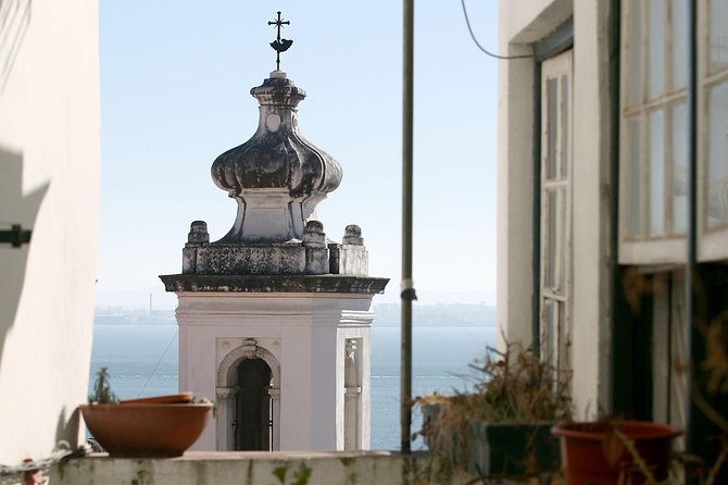 Private Lisbon Walking Tour - What the guides add to the experience